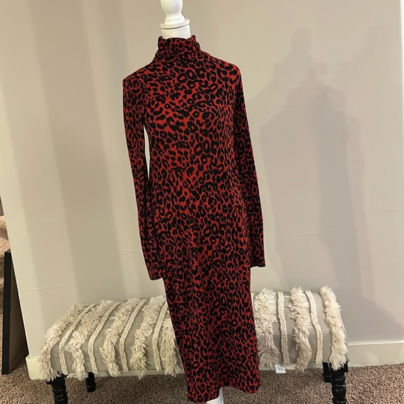 Zara Textured Weave Bodycon Black and Red Leopard Print Midi Dress - Picture 2 of 7